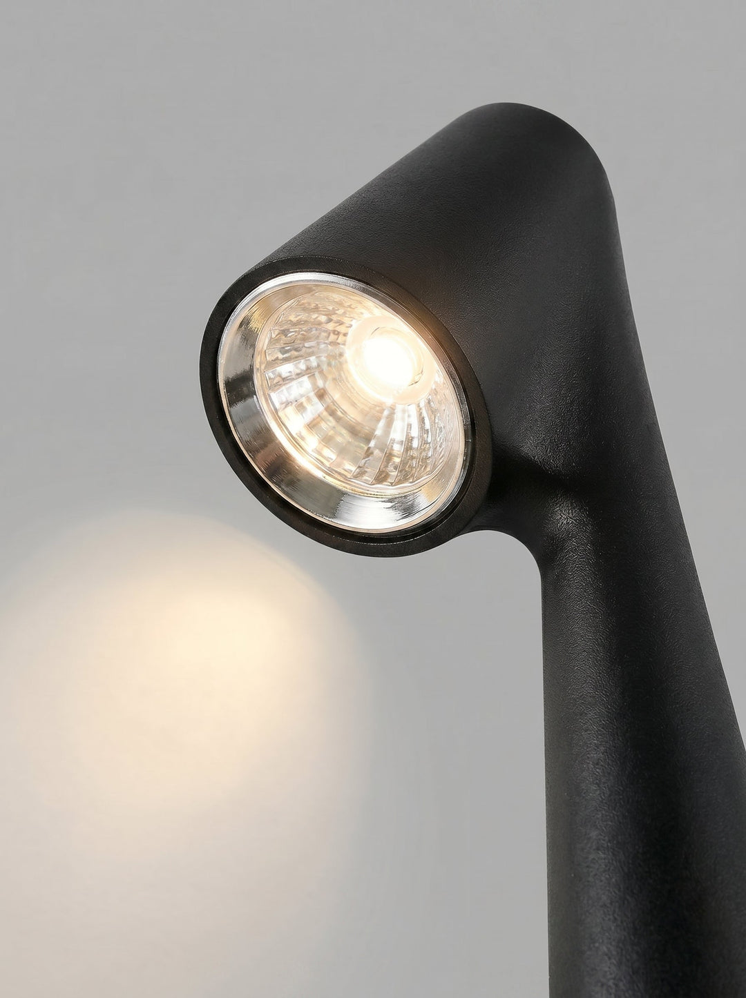 Lampe de Chevet Minimaliste — LUXBERA