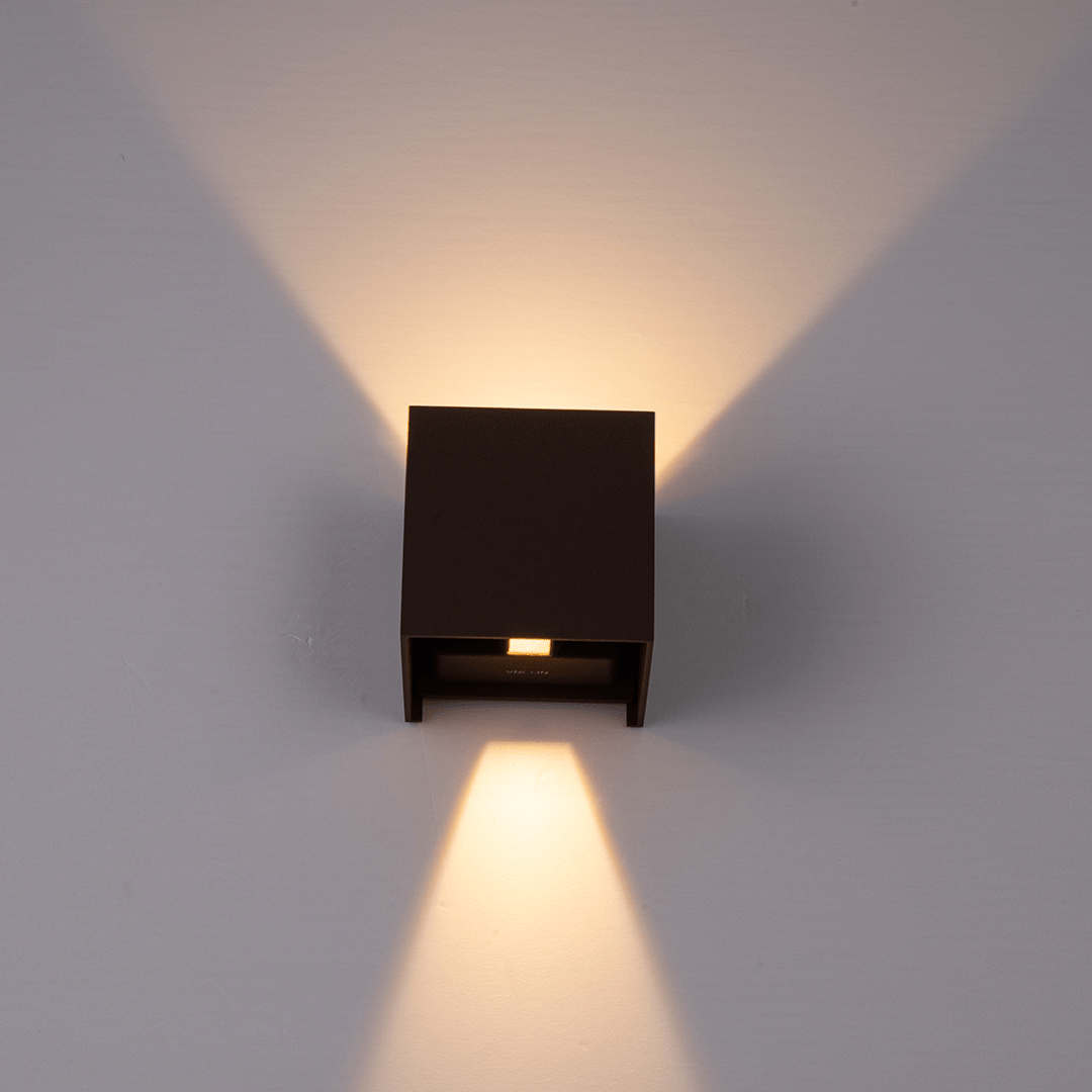 XENA — Applique murale LED à volets orientables