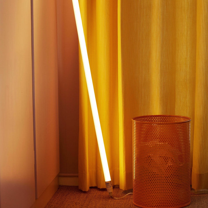 Néon tube LED blanc chaud 150 cm Neon - HAY